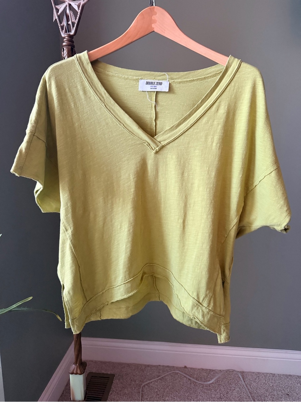 Double Zero Chartreuse Green V-Neck Relaxed Slub Knit Tee Size Small